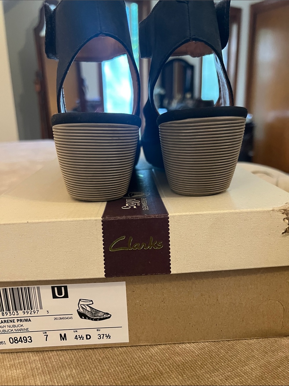 Clark’s sandals - Picture 2 of 4